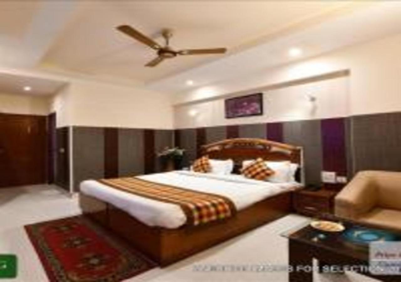Hotel Chanakya Agra  Buitenkant foto