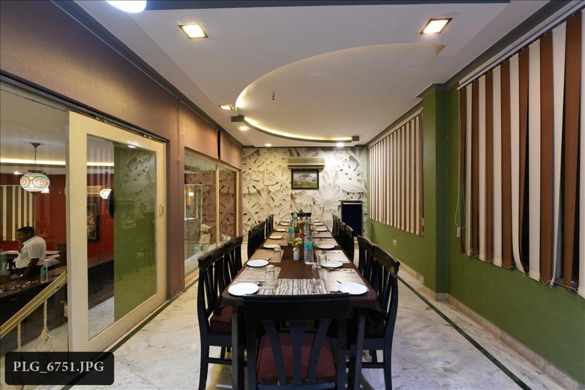 Hotel Chanakya Agra  Buitenkant foto