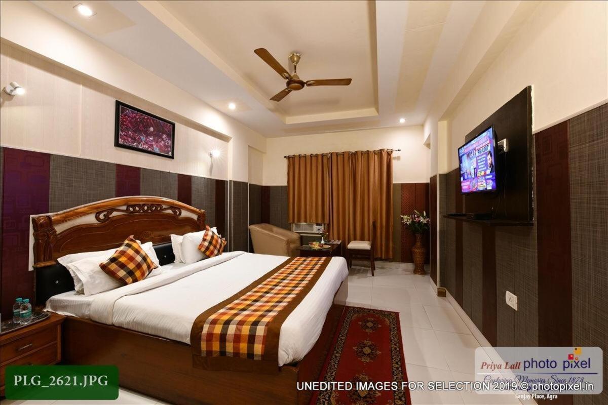 Hotel Chanakya Agra  Buitenkant foto